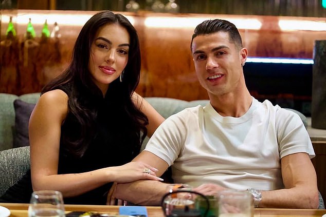 Al Nassr phủ nhận Ronaldo rời khỏi Trung Đ&ocirc;ng - Ảnh 1