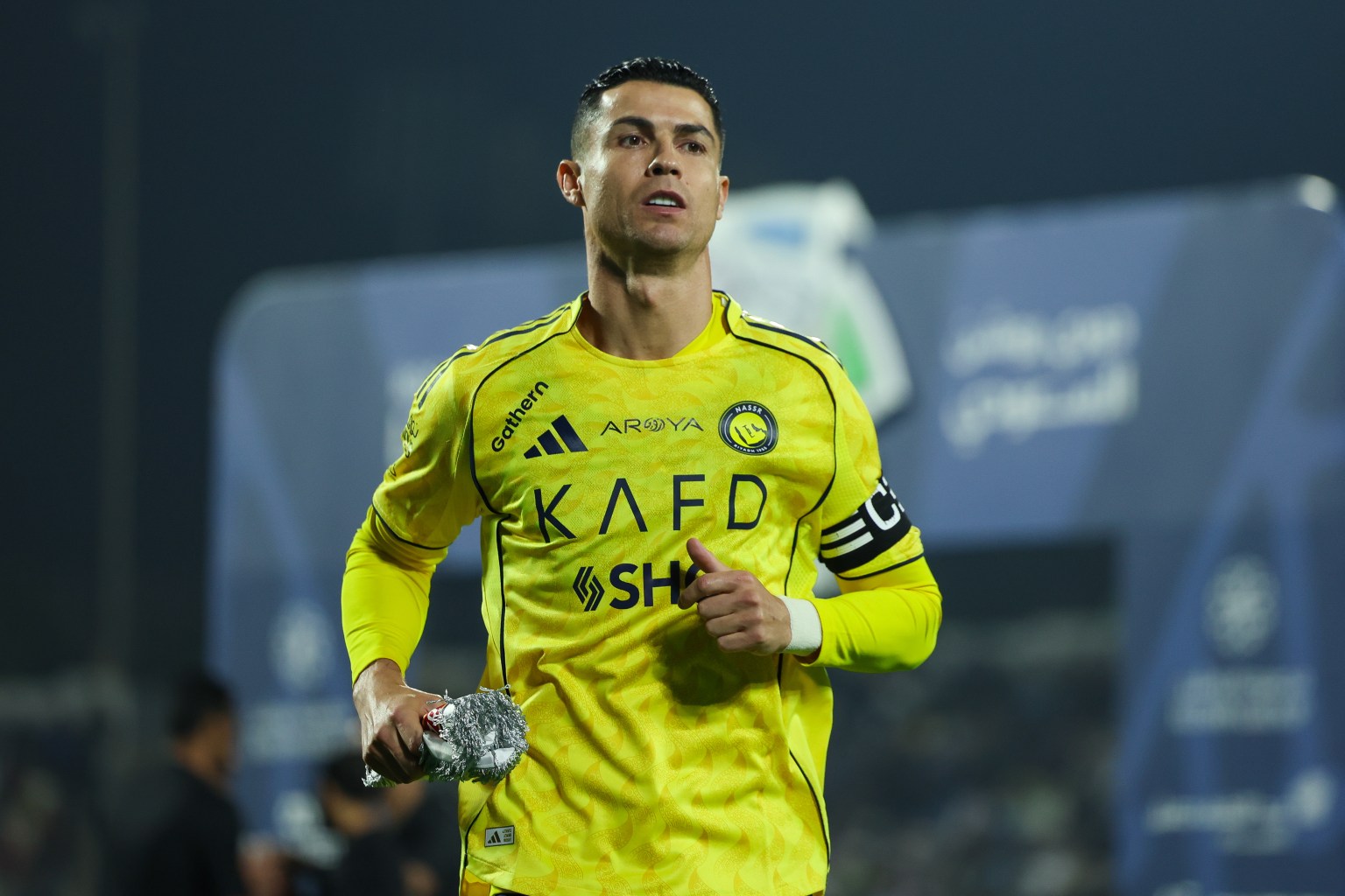 Ronaldo sang T&acirc;y Ban Nha điều trị chấn thương, nguy cơ ảnh hưởng World Cup - Ảnh 1