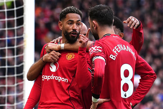Carrick ghi điểm với quyết định chiến thuật khi MU đ&aacute;nh bại Aston Villa - Ảnh 1