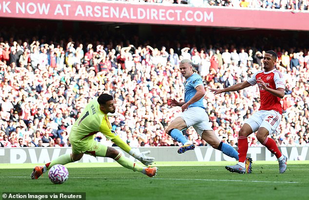 Arsenal v&agrave; Man City c&oacute; thể dự trận play-off tranh chức v&ocirc; địch - Ảnh 1