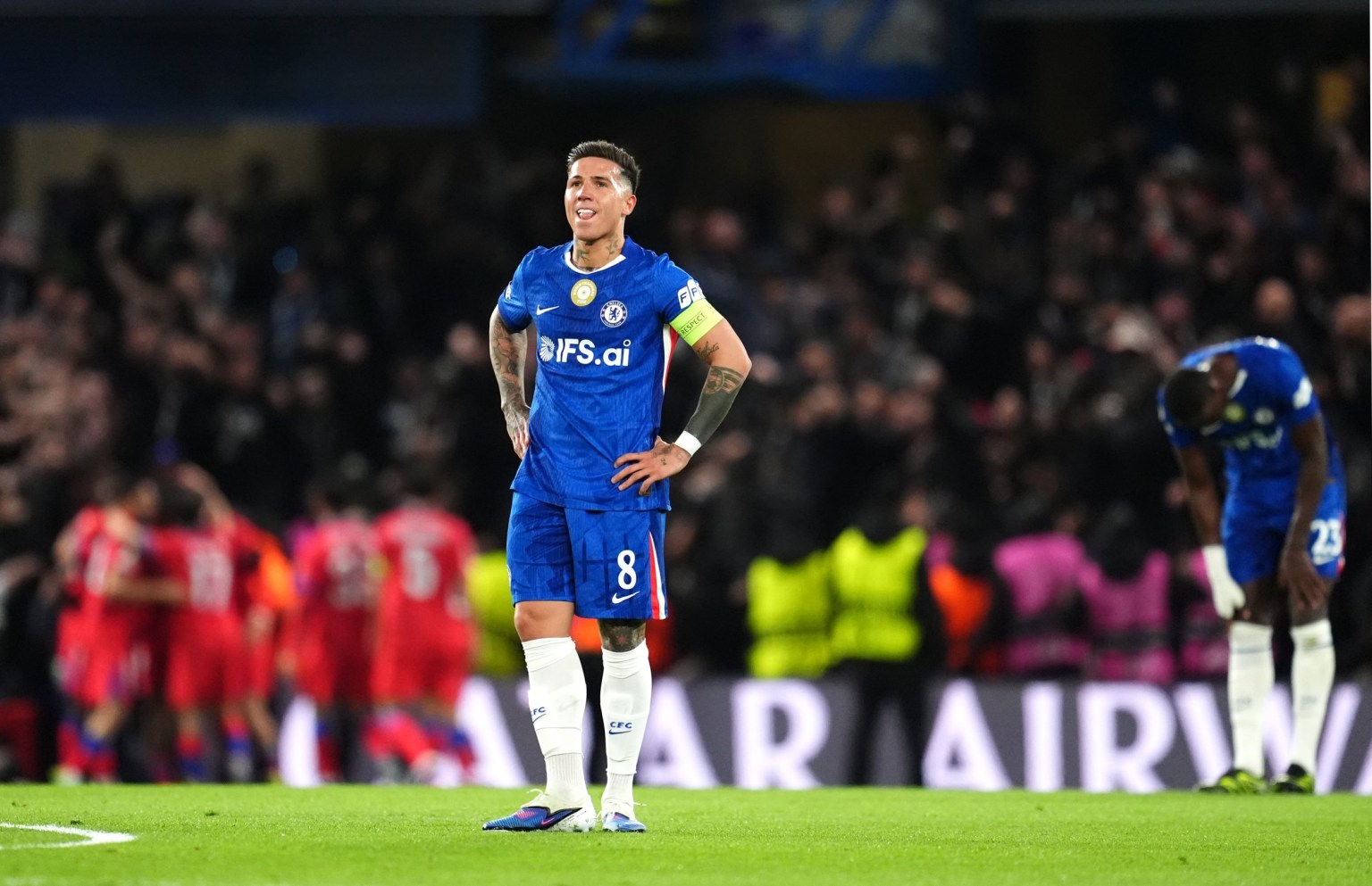 Chelsea &lsquo;nội chiến&rsquo; trước khi sa thải HLV Liam Rosenior - Ảnh 1