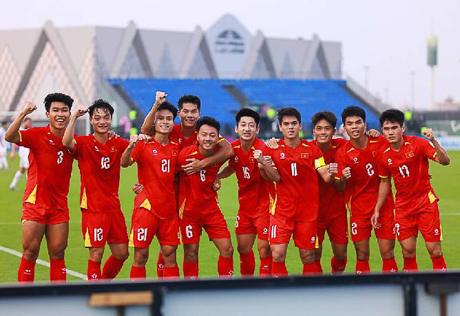 AFC khen ngợi tài thay người của HLV Kim Sang Sik