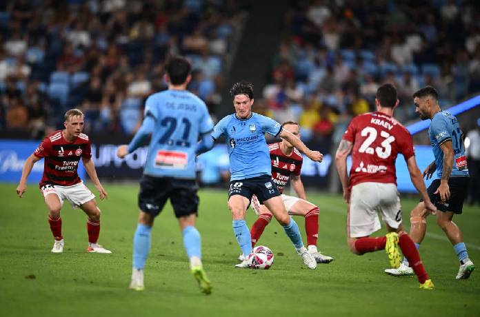 Soi kèo góc Macarthur vs Sydney, 15h35 ngày 10/01