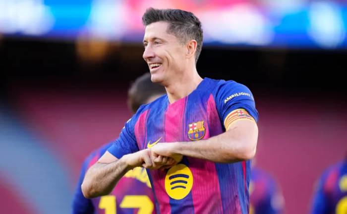 Lewandowski 'đắt hàng', nhận hàng loạt đề nghị hậu hĩnh từ các CLB giàu tham vọng