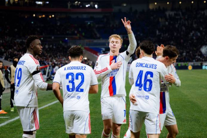 Soi kèo góc Lyon vs Nice, 2h45 ngày 16/02