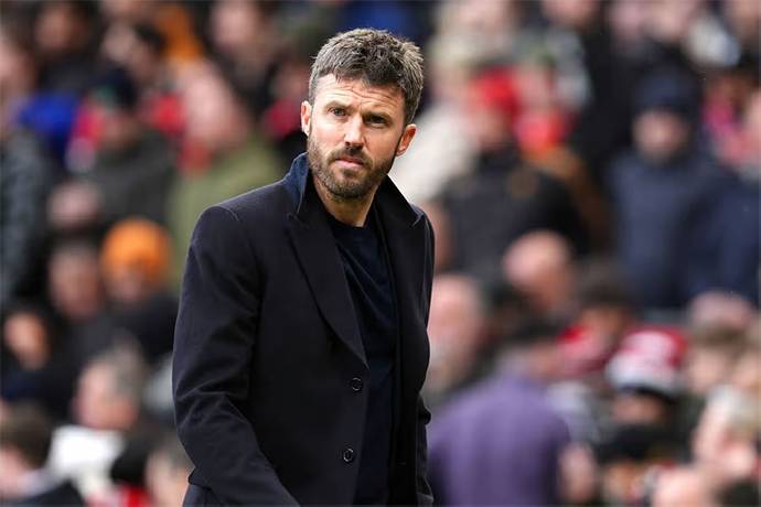 Carrick ghi điểm với quyết định chiến thuật khi MU đánh bại Aston Villa