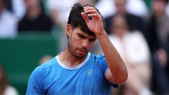 Alcaraz rút khỏi Barcelona Open 2026 vì chấn thương
