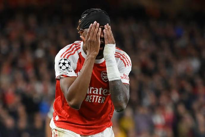 Arsenal chịu tổn thất sau khi giành vé vào bán kết cúp C1