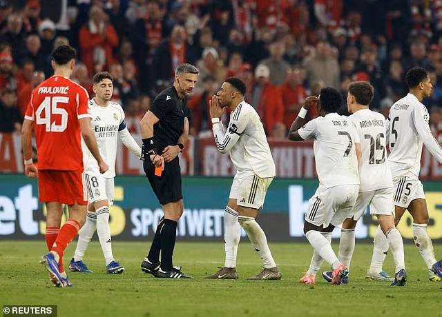 Real Madrid phẫn nộ vì quyết định phạt thẻ đỏ tranh cãi của trọng tài
