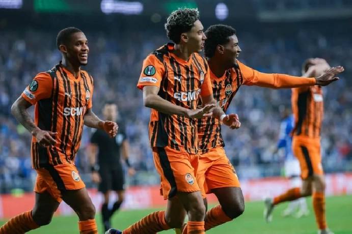 Siêu máy tính dự đoán AZ Alkmaar vs Shakhtar Donetsk, 23h45 ngày 16/4