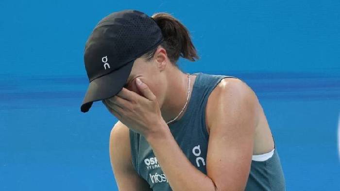 Swiatek thua sốc tay vợt hạng 50 thế giới ngay ở vòng mở màn Miami Open