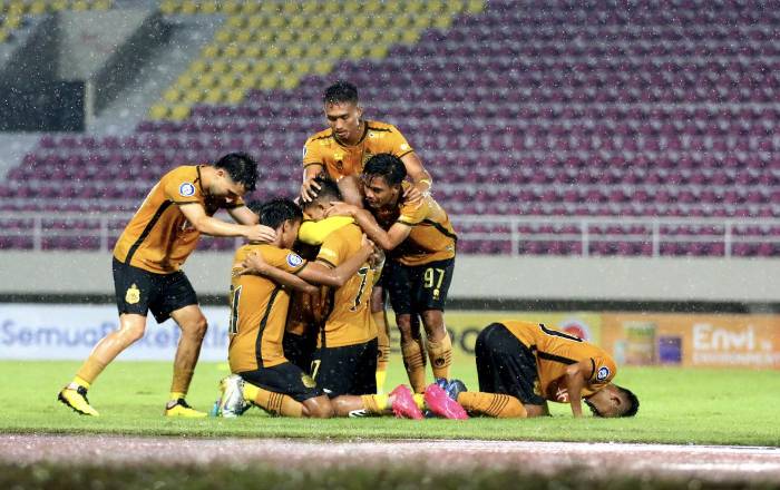 Nhận định, soi kèo Persis Solo vs Bhayangkara, 15h30 ngày 22/4: Tiếp tục chìm sâu