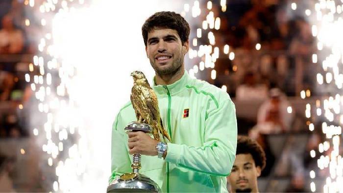 Alcaraz đánh bại Fils trong 50 phút, vô địch Qatar Open 2026