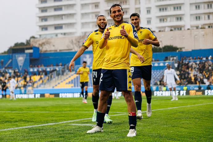 Nhận định, soi kèo Estoril Praia vs Vitoria Guimaraes, 3h30 ngày 25/1: Vượt mặt khách