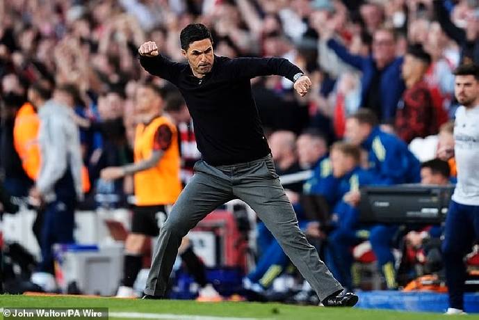 HLV Arteta thách thức Man City sau chiến thắng của Arsenal