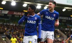 Soi kèo góc Portsmouth vs Ipswich Town, 02h00 ngày 15/04