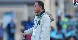 U23 Thái Lan thi đấu tệ, HLV Thawatchai Damrong-ongtrakul vẫn có hợp đồng mới