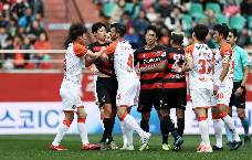 Soi kèo góc Pohang Steelers vs Gangwon, 13h00 ngày 28/03